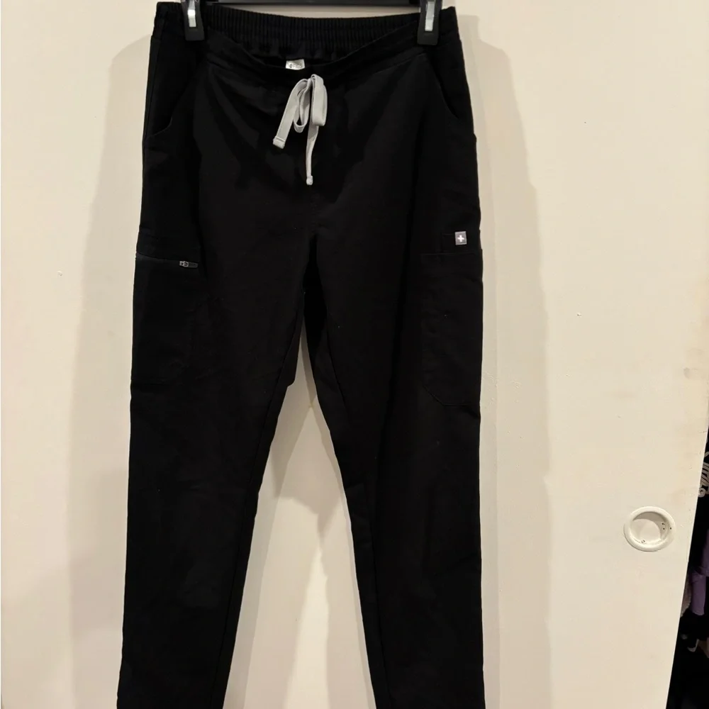 Figs sleek black